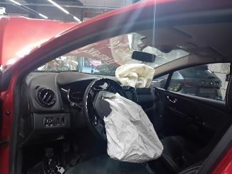 Renault Clio Clio IV Estate/Grandtour (7R) Combi 5-drs 0.9 Energy TCE 90 12V (H4B-4=
00(H4B-A4)) [66kW]  (01-2013/08-2021) picture 5