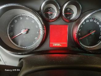 Opel Zafira Zafira Tourer (P12) MPV 1.4 Turbo 16V ecoFLEX (A14NET(Euro 5)) [88kW] =
 (10-2011/06-2014) picture 2