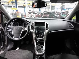 Opel Astra Astra J Sports Tourer (PD8/PE8/PF8) Combi 1.4 Turbo 16V (A14NET(Euro 5=
)) [88kW]  (10-2010/04-2016) picture 5