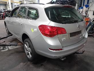 Opel Astra Astra J Sports Tourer (PD8/PE8/PF8) Combi 1.4 Turbo 16V (A14NET(Euro 5=
)) [88kW]  (10-2010/04-2016) picture 4