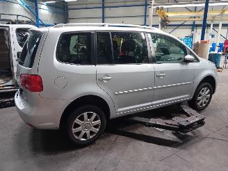 Volkswagen Touran Touran (1T3) MPV 2.0 TDI 16V 140 (CFHC) [103kW]  (05-2010/05-2015) picture 3