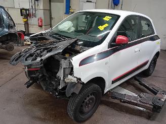 Démontage voiture Renault Twingo Twingo III (AH) Hatchback 5-drs 1.0 SCe 70 12V (H4D-400(H4D-A4)) [52kW=
]  (09-2014/...) 2015