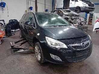 Opel Astra Astra J Sports Tourer (PD8/PE8/PF8) Combi 1.4 Turbo 16V (A14NET(Euro 5=
)) [88kW]  (10-2010/04-2016) picture 2