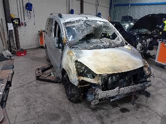 Peugeot Partner Partner Tepee (7A/B/C/D/E/F/G/J/P/S) MPV 1.6 VTI 120 16V (EP6C(5FS)) [=
88kW]  (09-2009/04-2016) picture 2