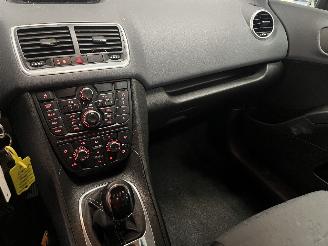 Opel Meriva Meriva MPV 1.4 Turbo 16V Ecotec (A14NET(Euro 5)) [103kW]  (06-2010/03-=
2017) picture 22