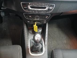 Renault Mégane Megane III Grandtour (KZ) Combi 5-drs 1.4 16V TCe 130 (H4J-700(H4J-A7)=
) [96kW]  (05-2009/02-2016) picture 19