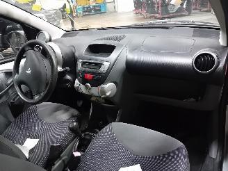 Peugeot 107 107 Hatchback 1.0 12V (384F(1KR)) [50kW]  (06-2005/05-2014) picture 5