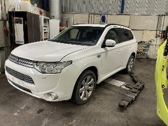 demontáž osobní automobily Mitsubishi Outlander Outlander (GF/GG) SUV 2.0 16V PHEV 4x4 (Y61) [147kW]  (01-2014/12-2021=
) 2014/4