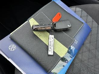 Volkswagen Taigo 1.0 TSI 116pk aut + F1 R-line - pano - virtual - front + line + side assist - navi - camera - sfeerverl - 3x r-line picture 32