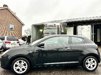 krockskadad bil auto Alfa Romeo MiTo 1.4i 79pk 6-bak Distinctive - airco - elektr ramen + spiegels - lmv - radio - boekjes + sleutels compl 2009/11