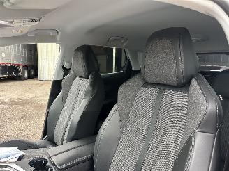 Peugeot 3008 gereserveerd 1.2 Turbo 131pk 6-bak Premium - nap - navi - cam - virtual - elektr klep - 19 inch - line assist - keyless - pdc v+a picture 61