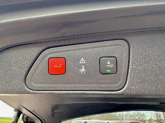 Peugeot 3008 gereserveerd 1.2 Turbo 131pk 6-bak Premium - nap - navi - cam - virtual - elektr klep - 19 inch - line assist - keyless - pdc v+a picture 14