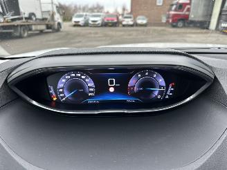 Peugeot 3008 gereserveerd 1.2 Turbo 131pk 6-bak Premium - nap - navi - cam - virtual - elektr klep - 19 inch - line assist - keyless - pdc v+a picture 32