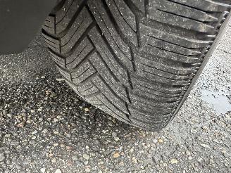 Peugeot 3008 gereserveerd 1.2 Turbo 131pk 6-bak Premium - nap - navi - cam - virtual - elektr klep - 19 inch - line assist - keyless - pdc v+a picture 81