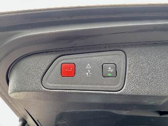 Peugeot 3008 gereserveerd 1.2 Turbo 131pk 6-bak Premium - nap - navi - cam - virtual - elektr klep - 19 inch - line assist - keyless - pdc v+a picture 76