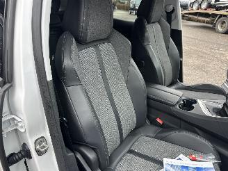 Peugeot 3008 gereserveerd 1.2 Turbo 131pk 6-bak Premium - nap - navi - cam - virtual - elektr klep - 19 inch - line assist - keyless - pdc v+a picture 47