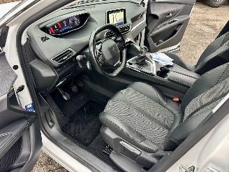 Peugeot 3008 gereserveerd 1.2 Turbo 131pk 6-bak Premium - nap - navi - cam - virtual - elektr klep - 19 inch - line assist - keyless - pdc v+a picture 15
