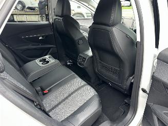 Peugeot 3008 gereserveerd 1.2 Turbo 131pk 6-bak Premium - nap - navi - cam - virtual - elektr klep - 19 inch - line assist - keyless - pdc v+a picture 17