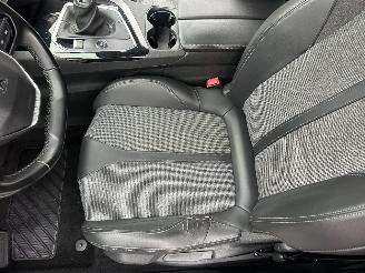 Peugeot 3008 gereserveerd 1.2 Turbo 131pk 6-bak Premium - nap - navi - cam - virtual - elektr klep - 19 inch - line assist - keyless - pdc v+a picture 49