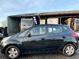 krockskadad bil auto Kia Venga 1.4 CVVT 90pk X-Pect - 77dkm - airco - stoelverw - lichtsensor - pdc - esp - usb - aux - cv op afstandbed 2011/7