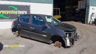 Vrakbiler auto Renault Clio Clio III (BR/CR), Hatchback, 2005 / 2014 1.2 16V 75 2007/5