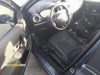 Renault Clio III (onderdelen) kleur: TEJ47 donorauto picture 15
