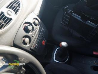 Renault Clio III (onderdelen) kleur: TEJ47 donorauto picture 16