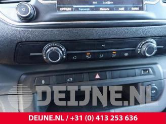 Peugeot Expert Expert (V1/VA/VB/VE/VF/VT/VY), Van, 2016 2.0 Blue HDi 120 16V picture 34