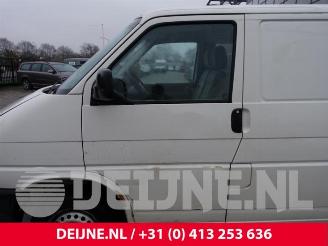 Volkswagen Transporter Transporter/Caravelle T4, Bus, 1990 / 2003 1.9 TDI picture 11