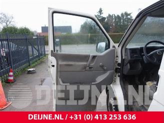 Volkswagen Transporter Transporter/Caravelle T4, Bus, 1990 / 2003 1.9 TDI picture 13