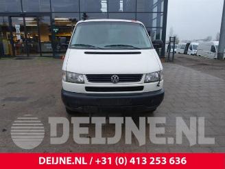 Volkswagen Transporter Transporter/Caravelle T4, Bus, 1990 / 2003 1.9 TDI picture 2