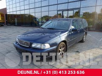 Volvo V-70 V70 (GW/LW/LZ), Combi, 1997 / 2002 2.5 10V picture 3