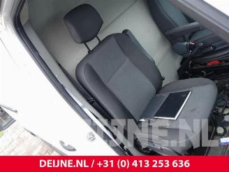 Renault Master Master III (MA/MB/MC/MD/MH/MF/MG/MH), Van, 2010 2.3 Energy dCi 180 Twin Turbo 16V FWD picture 32