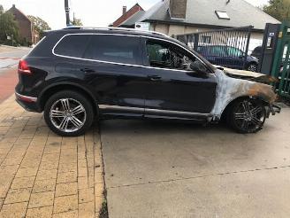 skadebil auto Volkswagen Touareg 3000CC - 193KW - DIESEL 2016/12