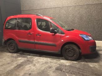 Coche siniestrado Citroën Berlingo 1600CC - 73KW - DIESEL 2016/11