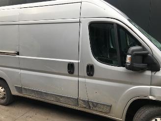 Peugeot Boxer (U9) Van 2012 2.2 HDi 130 Euro 5 Bestel  Diesel 2.198cc 96kW (131pk) FWD picture 3