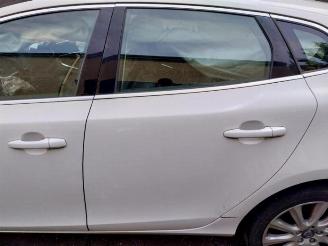 Volvo V-40 V40 (MV), Hatchback 5-drs, 2012 / 2019 1.6 D2 picture 12