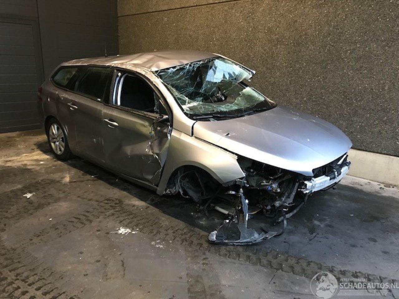 Peugeot 308 SW (L4/L9/LC/LJ/LR) Combi 5-drs 2021 1.5 BlueHDi 130 Combi/o 4Dr Diesel 1.499cc 96kW (131pk) FWD