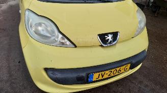 Peugeot 107 2006 1.0 12v 1KRFE Geel KBL onderdelen picture 6