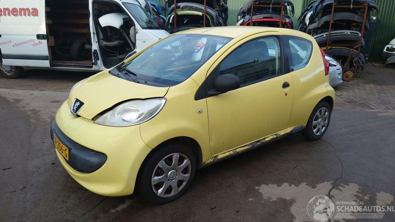 Peugeot 107 2006 1.0 12v 1KRFE Geel KBL onderdelen