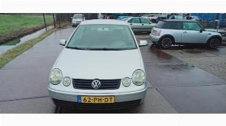 Uttjänta bilar auto Volkswagen Polo Polo IV (9N1/2/3), Hatchback, 2001 / 2012 1.4 16V 2004/6