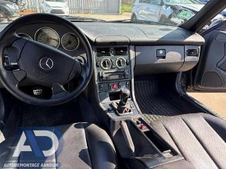 Mercedes SLK SLK (R170), Cabrio, 1996 / 2004 2.0 200 16V picture 14