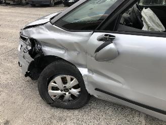 Citroën C4-picasso 1.6 HDI    7 PLACES picture 9