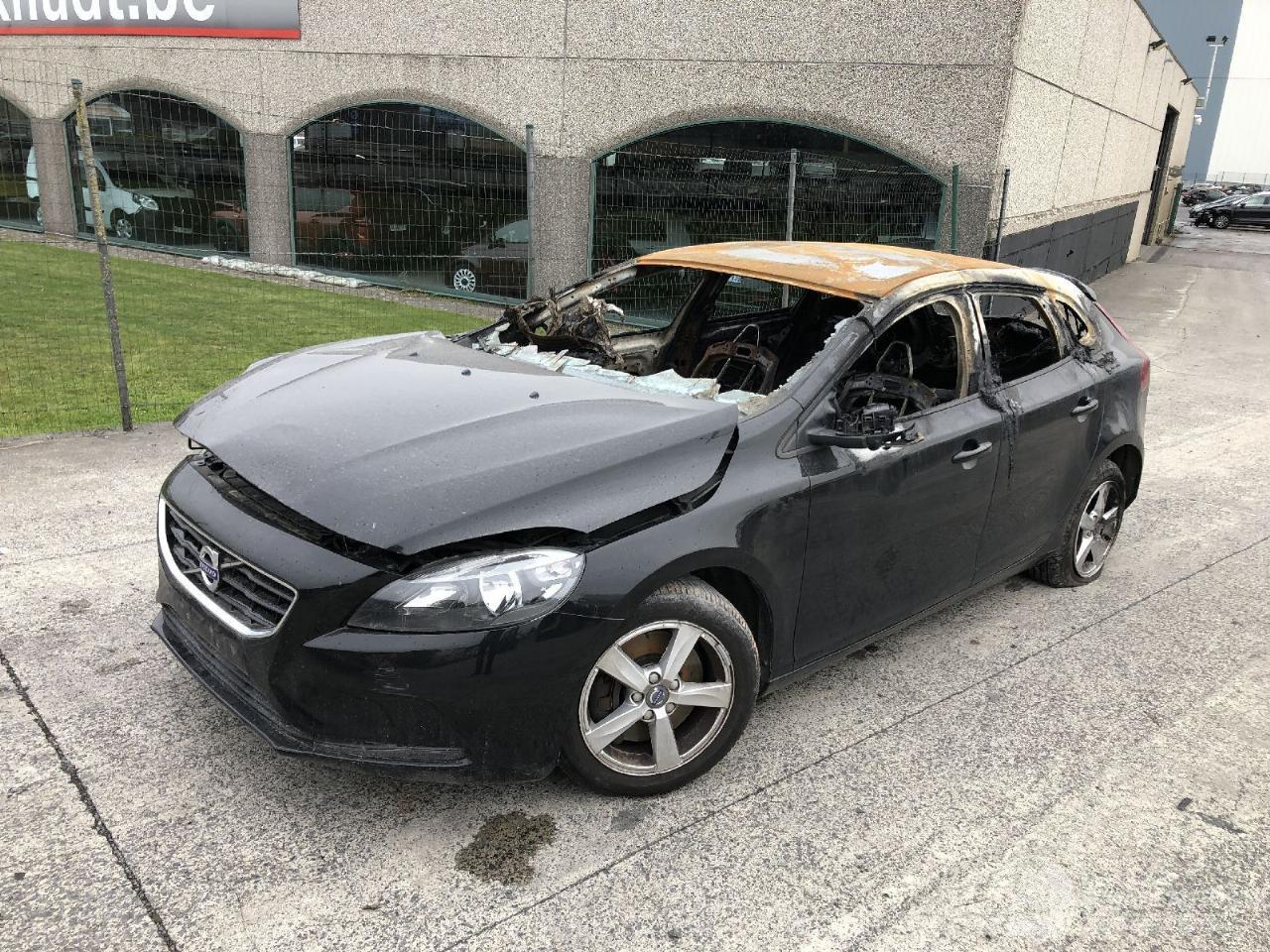 Volvo V-40 KINETIC 2.0 D   D2