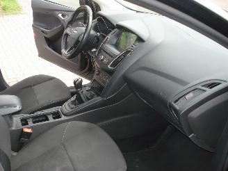 Ford Focus 1.0 74KW STATION AIRCO-NAVIGATIE picture 14