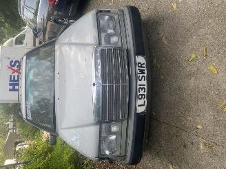 disassembly passenger cars Mercedes 200-serie E 220 COMBI 1993/1