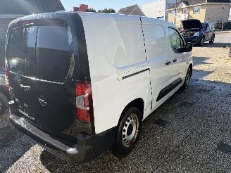 Opel Combo 1.6D L2H1  LANGE UITVOERING ALLEEN VOOR ONDERDELEN picture 4