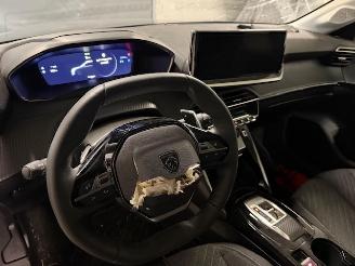 Peugeot 208  picture 8
