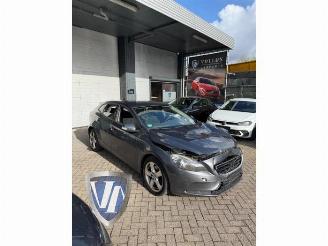 Coche siniestrado Volvo V-40 V40 (MV), Hatchback 5-drs, 2012 / 2019 1.6 T3 GTDi 16V 2014/8