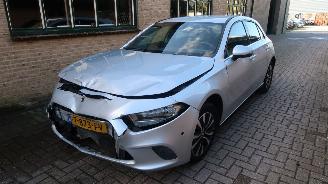 skadebil auto Mercedes A-klasse Mercedes-Benz A-klasse 200 Advantage 2020/10